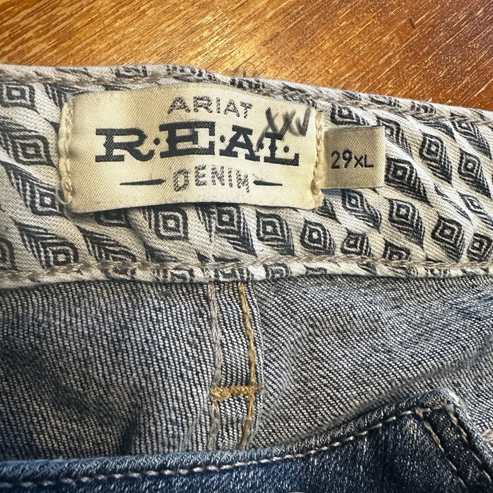 New without tags! Women's Ariat Flared Jeans - Picture 4 of 4